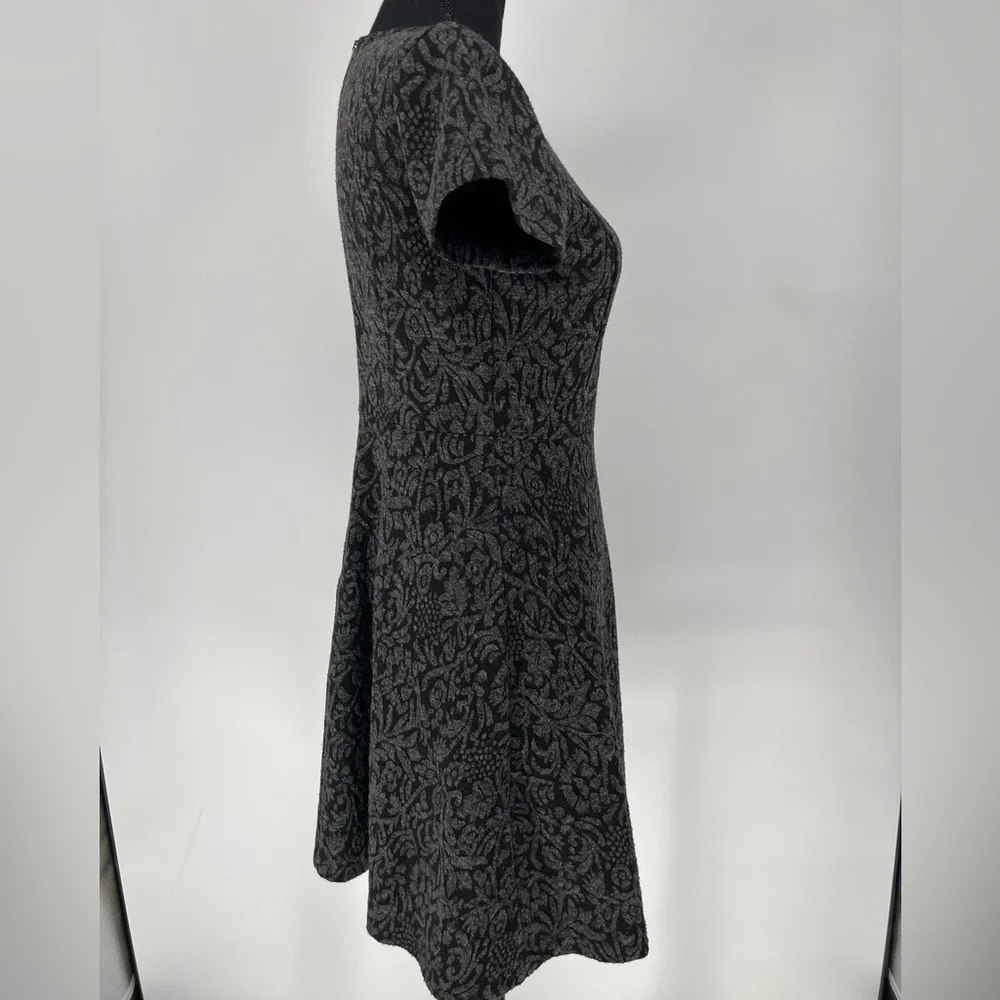 LOFT BLACK AND GREY BACK ZIPPER A‎ LINE  DRESS - Picture 4 of 6